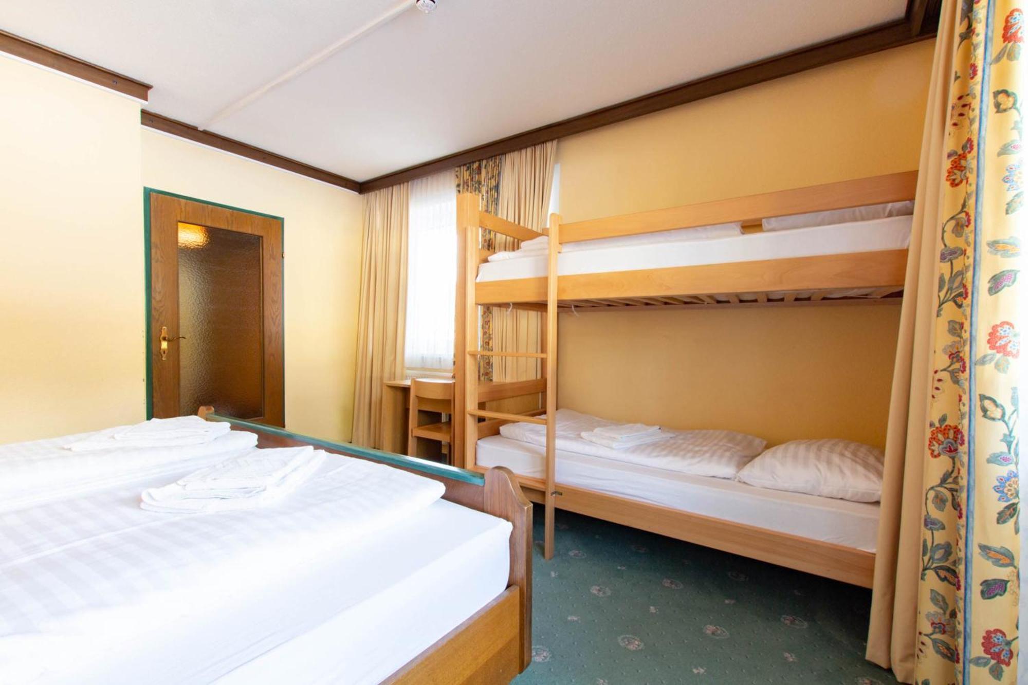 Mountain Hostel Ramsau am Dachstein Ruang foto